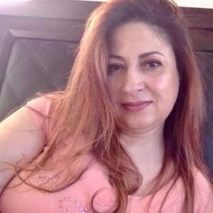 Meet your Posher, Ghada